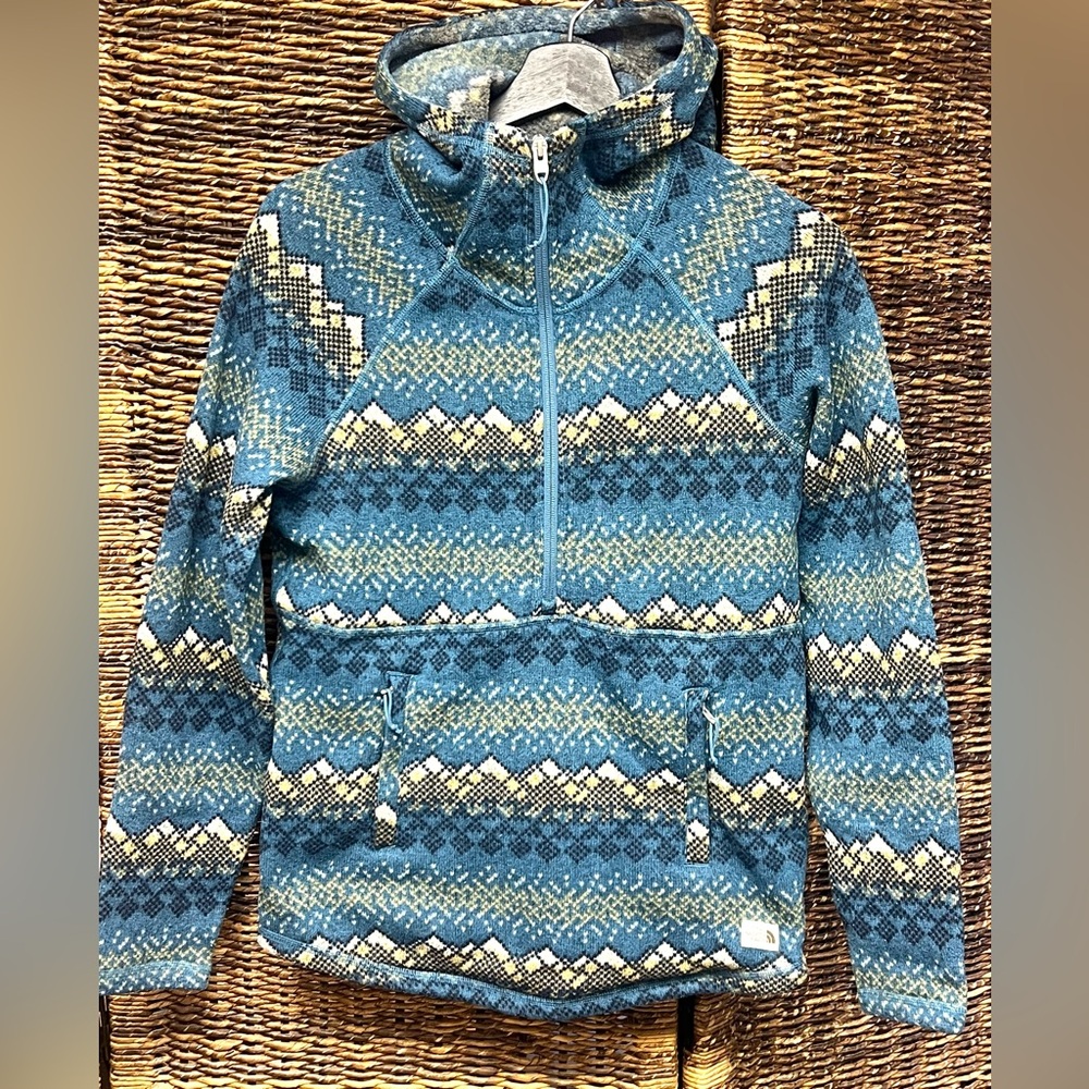 The North Face- Blue Patterned Hooded Pullover (Crescent), Womens Size: Small